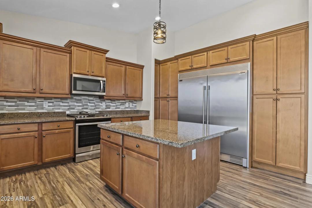 Real Estate Picture 10