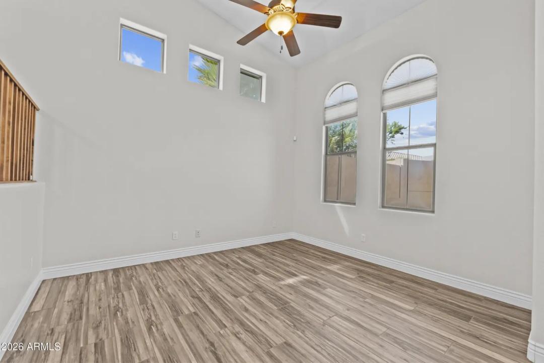 Real Estate Picture 16
