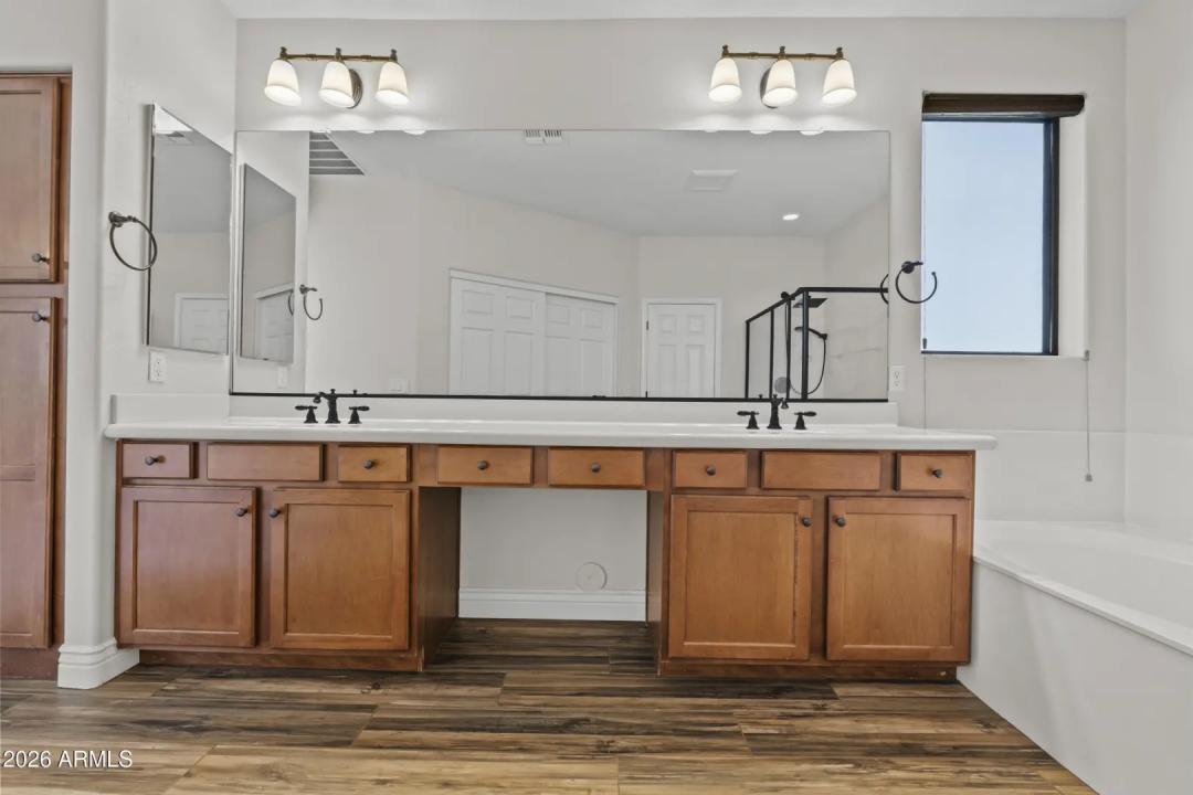 Real Estate Picture 29