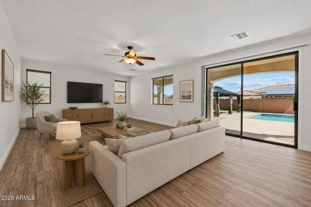 Real Estate Picture 28