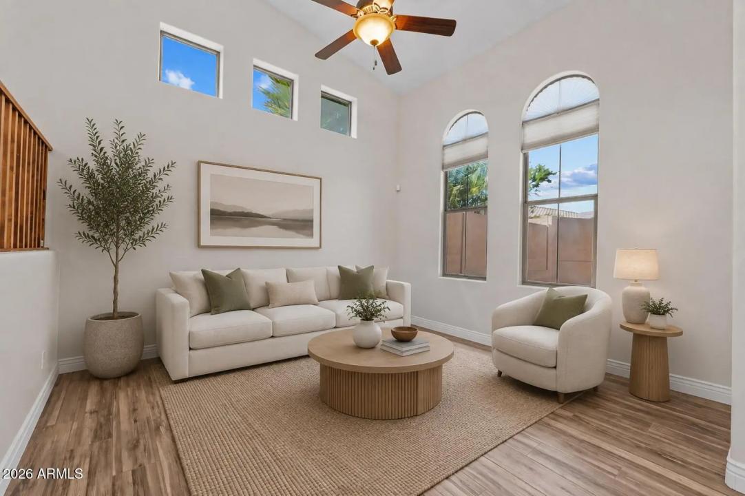 Real Estate Picture 18