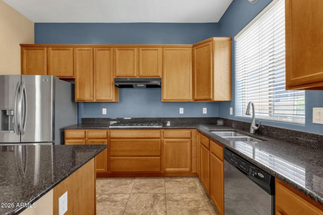 Real Estate Picture 11
