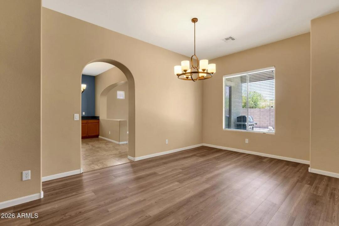 Real Estate Picture 9