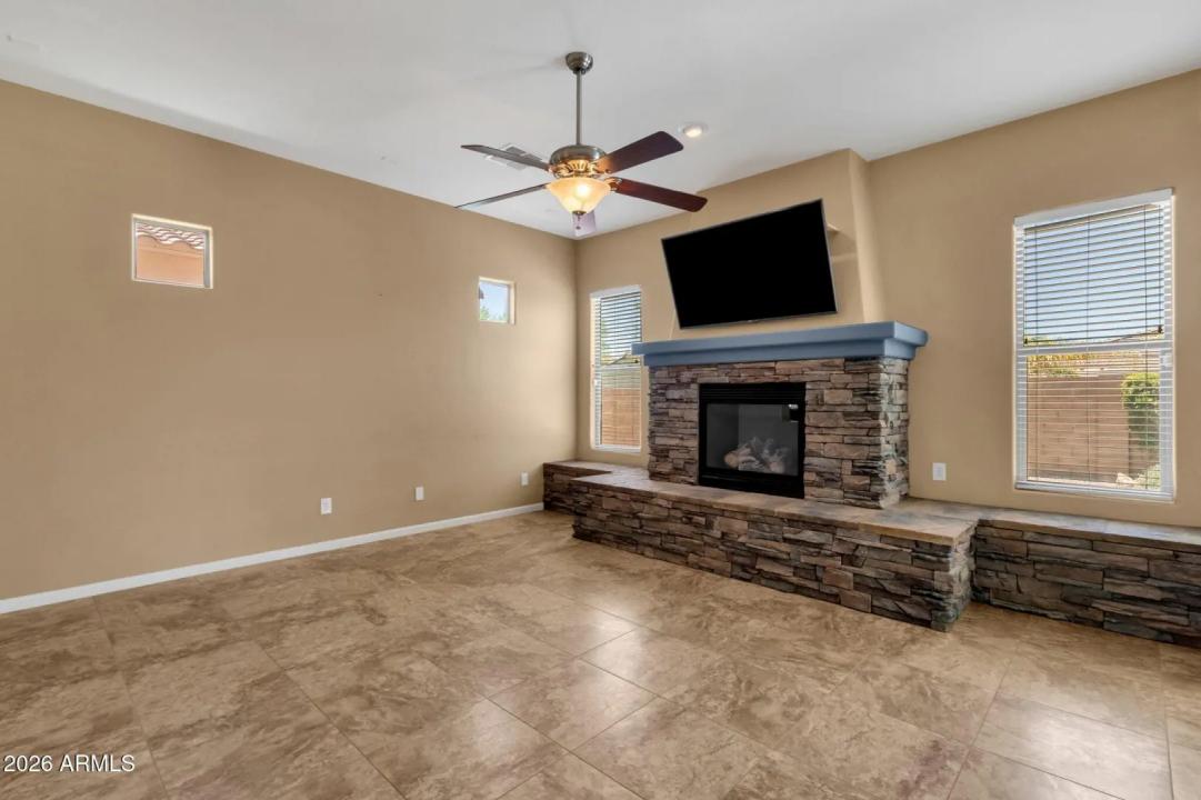 Real Estate Picture 29