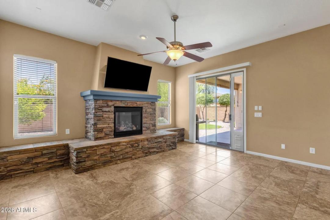 Real Estate Picture 16