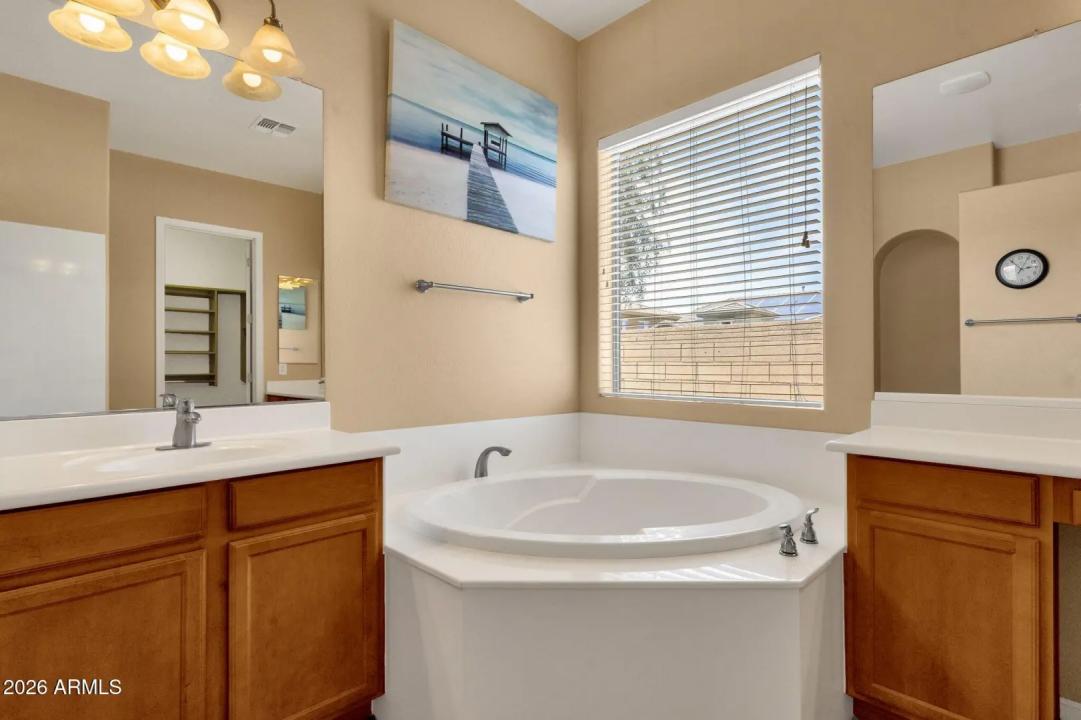 Real Estate Picture 22