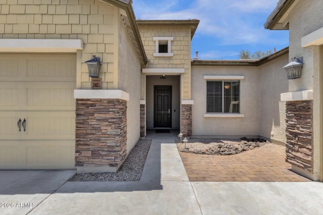 Real Estate Picture 3