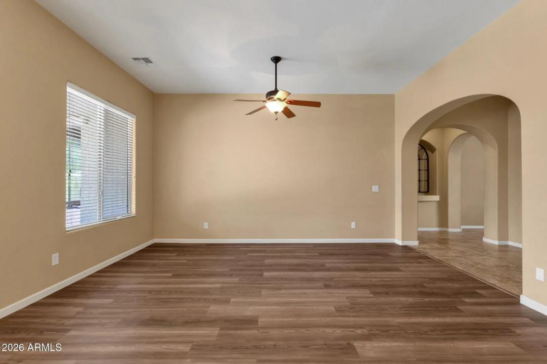 Real Estate Picture 8