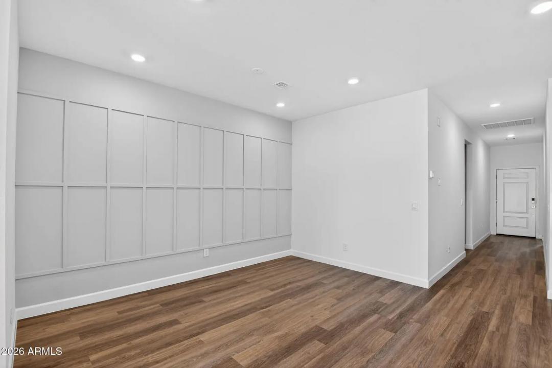 Real Estate Picture 10