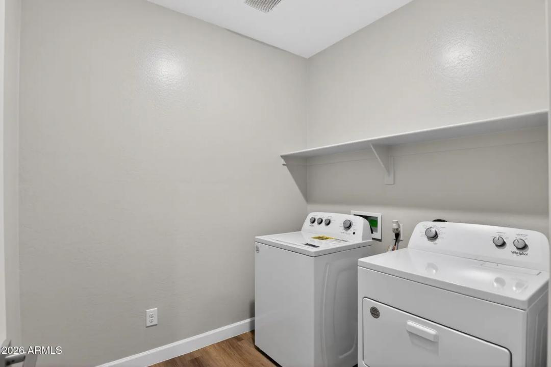 Real Estate Picture 30
