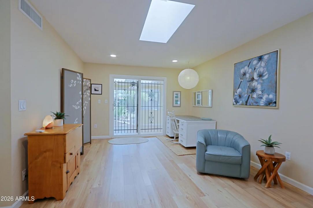 Real Estate Picture 11
