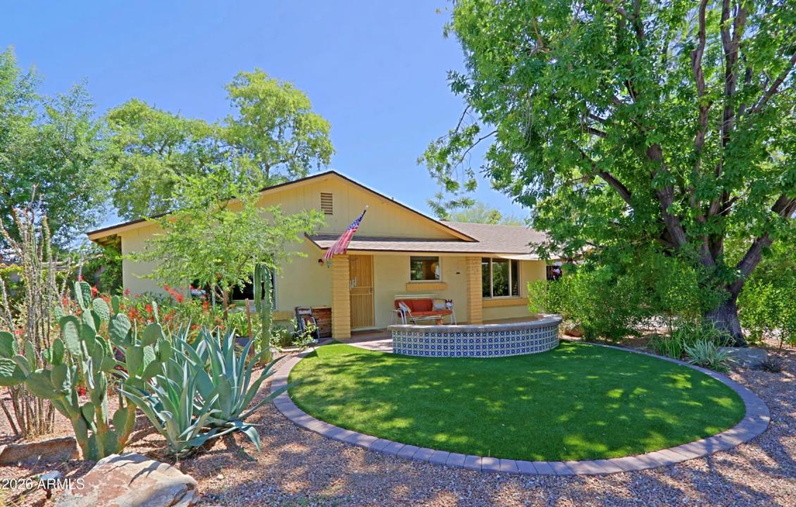 Real Estate Picture 3