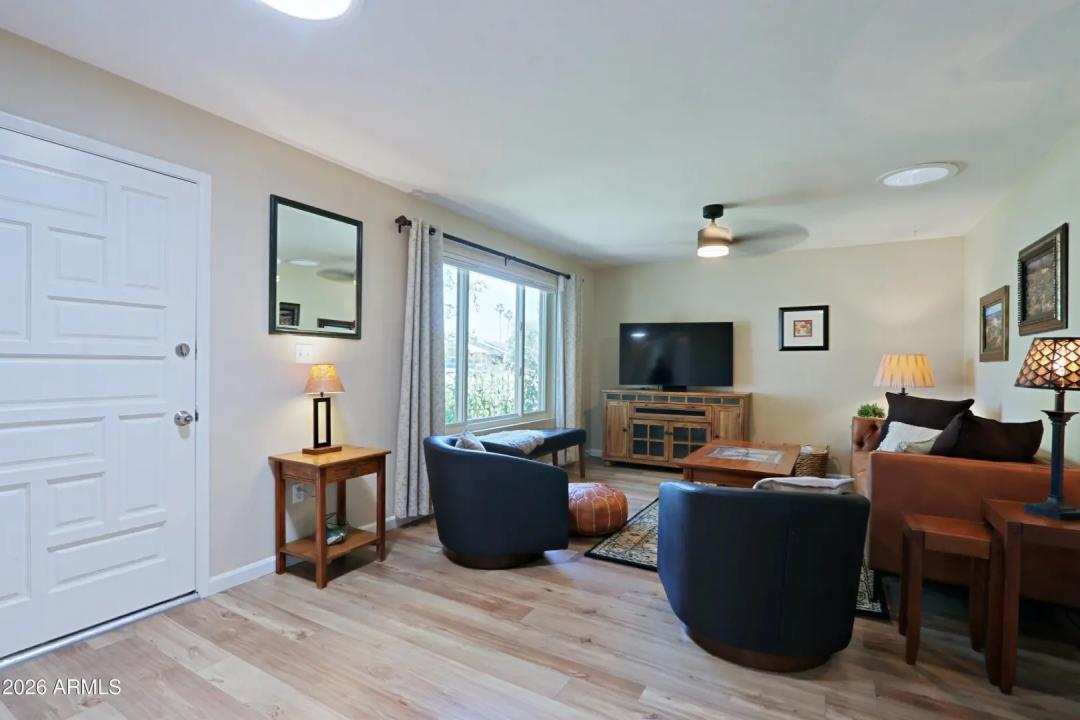 Real Estate Picture 17