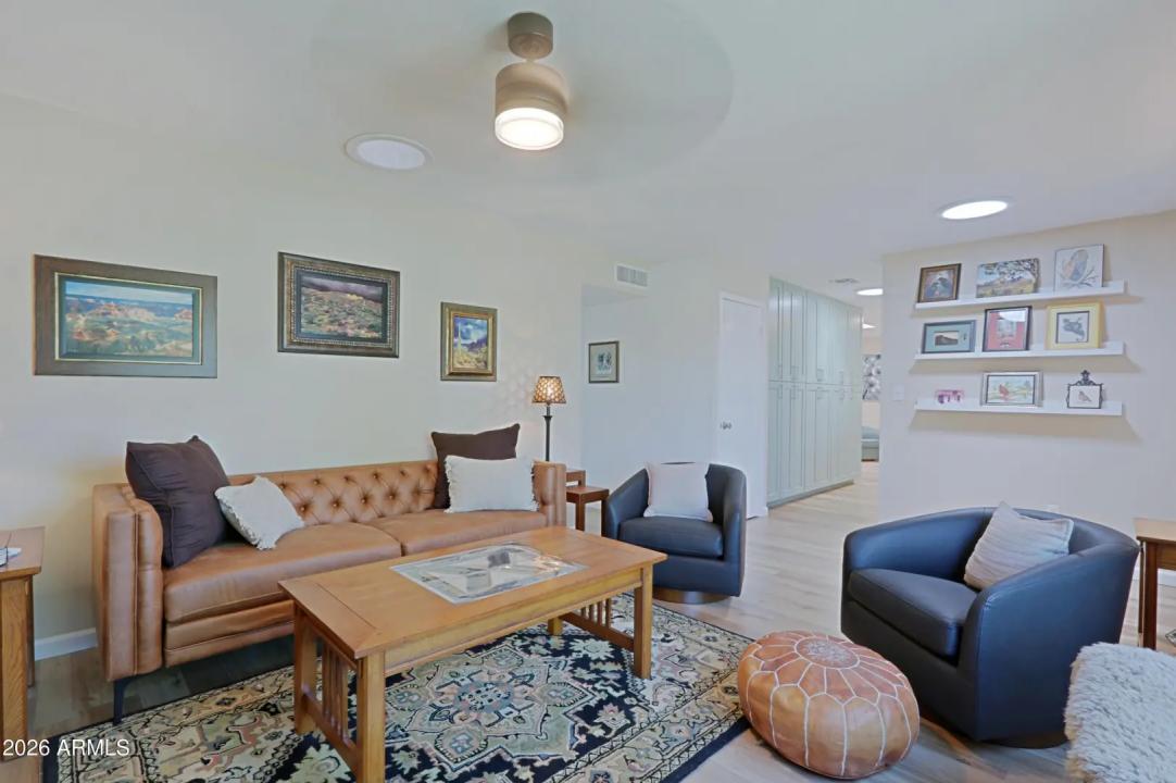 Real Estate Picture 19