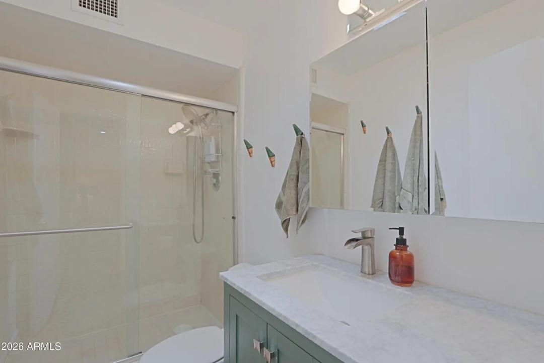 Real Estate Picture 24