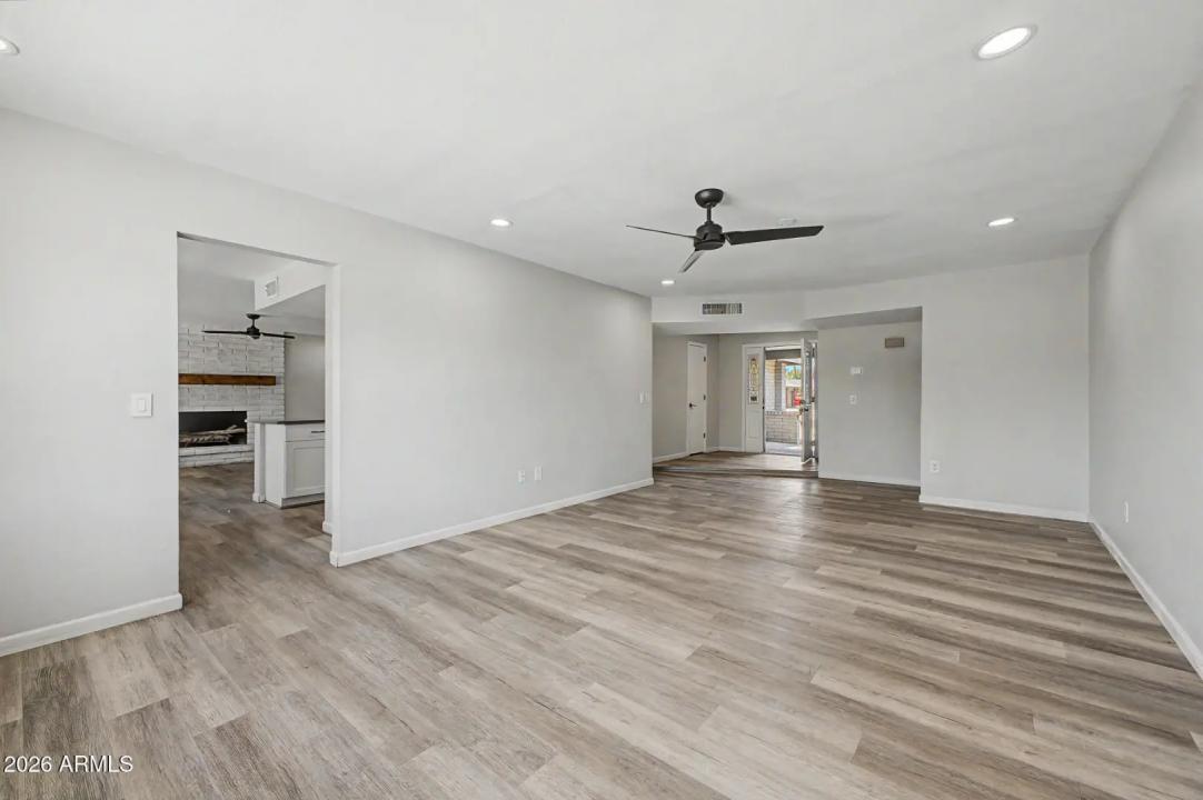 Real Estate Picture 5