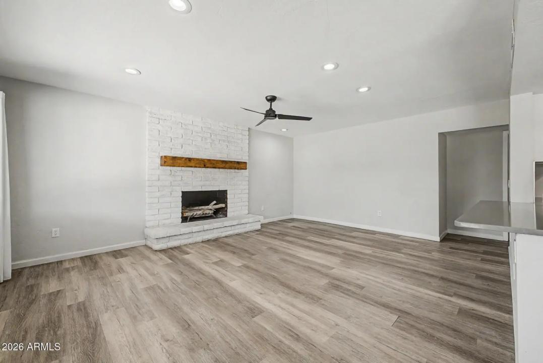 Real Estate Picture 6