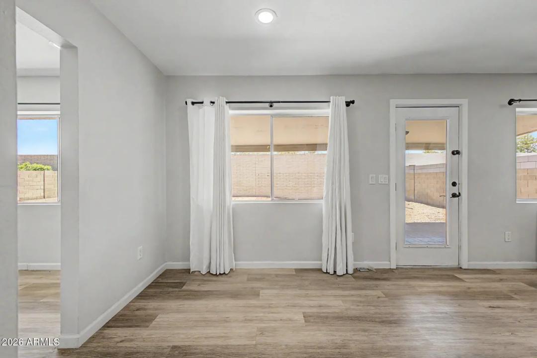 Real Estate Picture 9