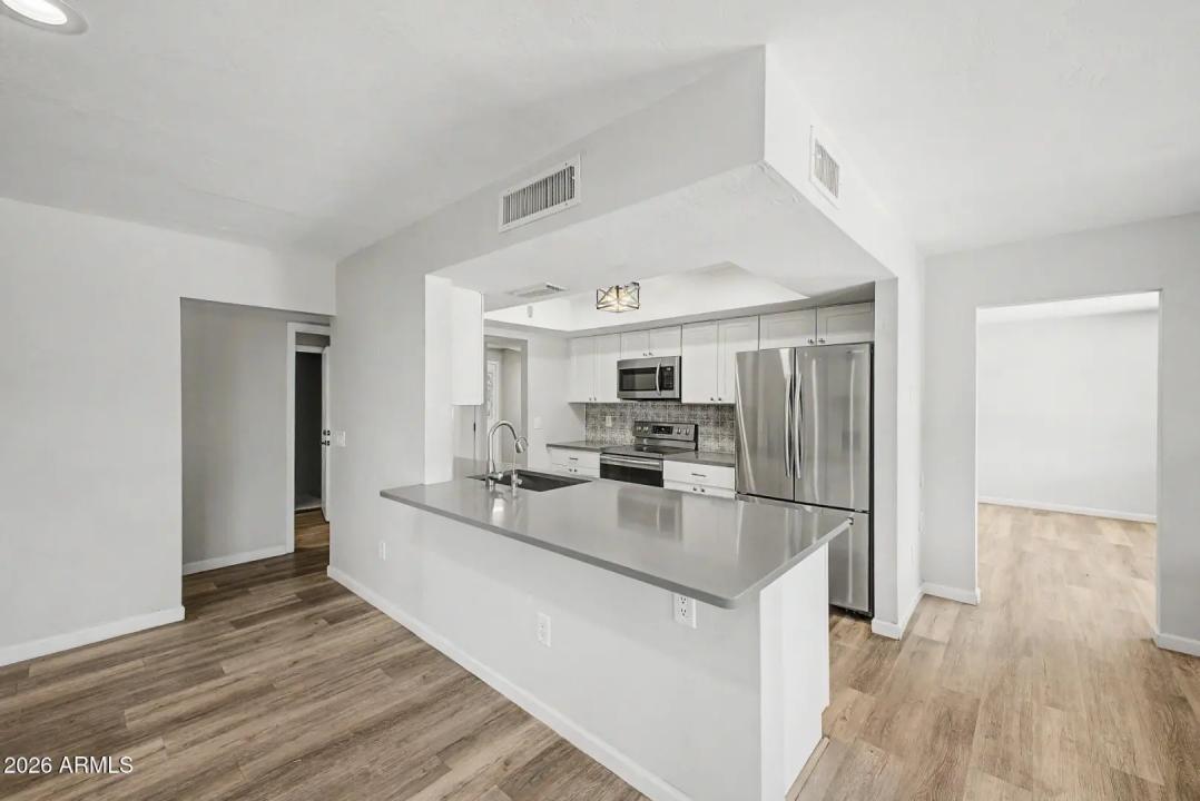 Real Estate Picture 10