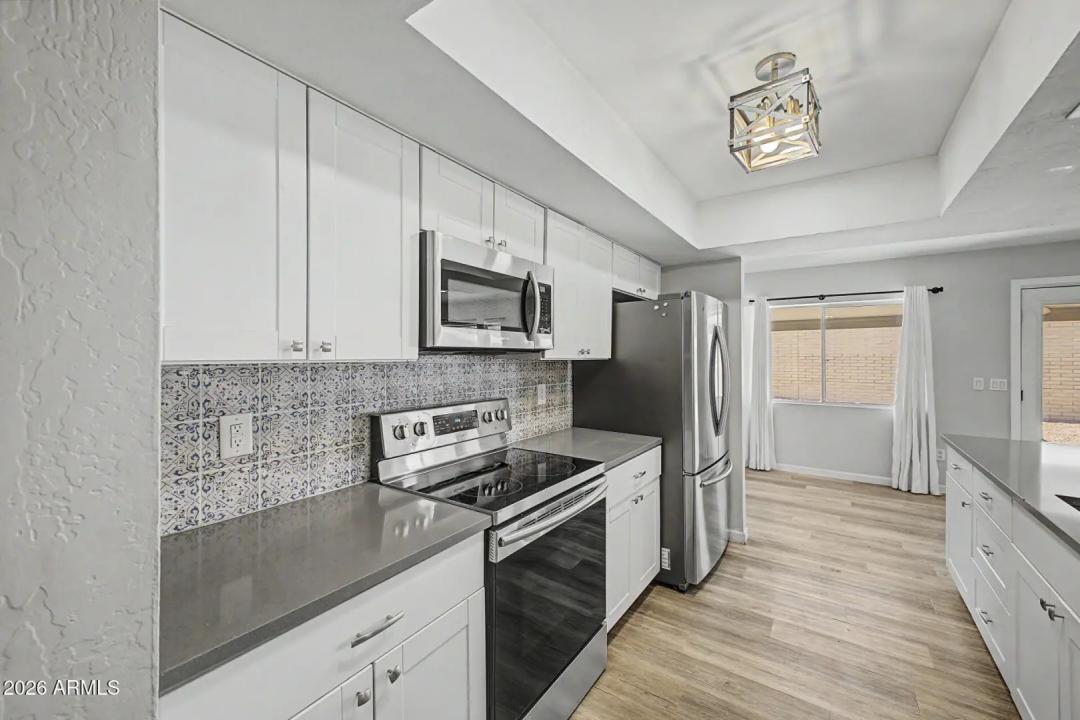 Real Estate Picture 13
