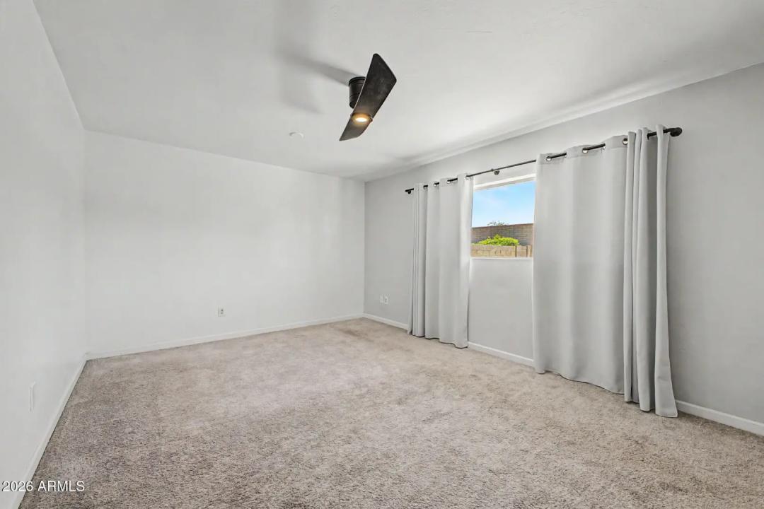 Real Estate Picture 14