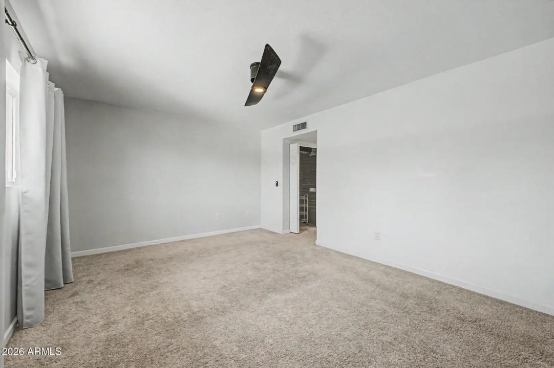Real Estate Picture 16