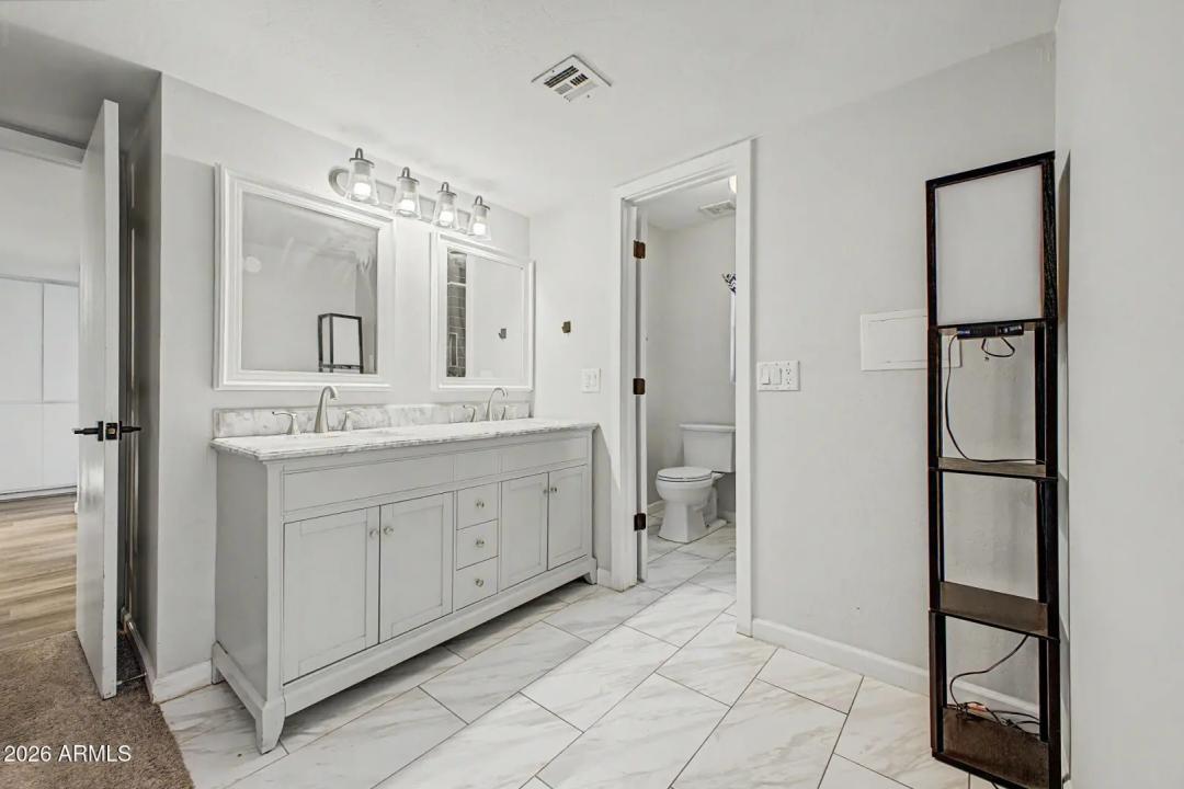Real Estate Picture 17