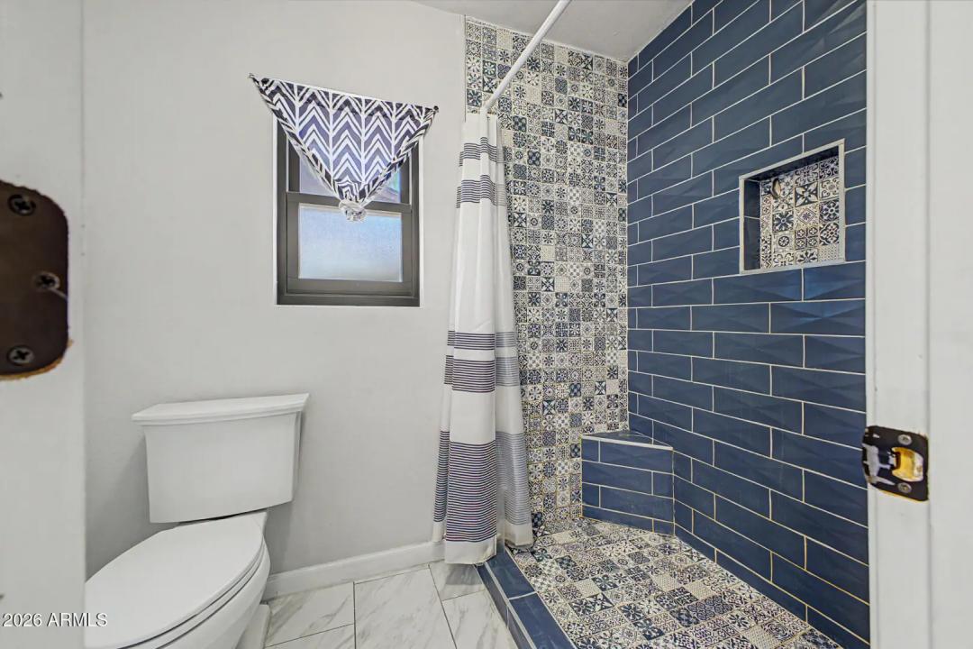 Real Estate Picture 18