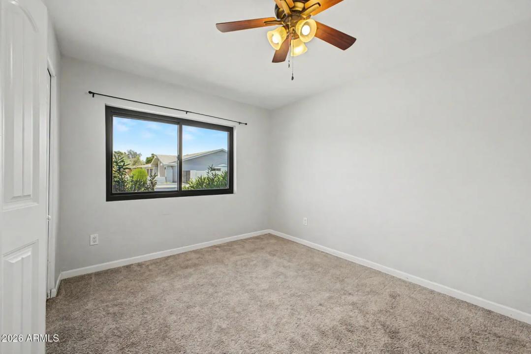 Real Estate Picture 22