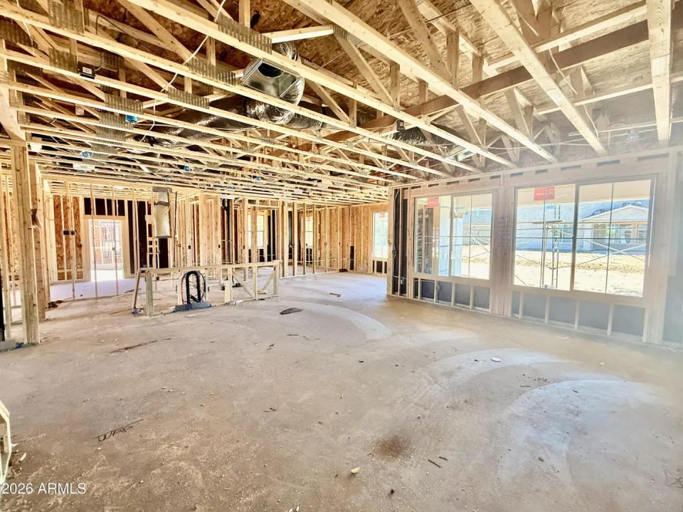 Real Estate Picture 3