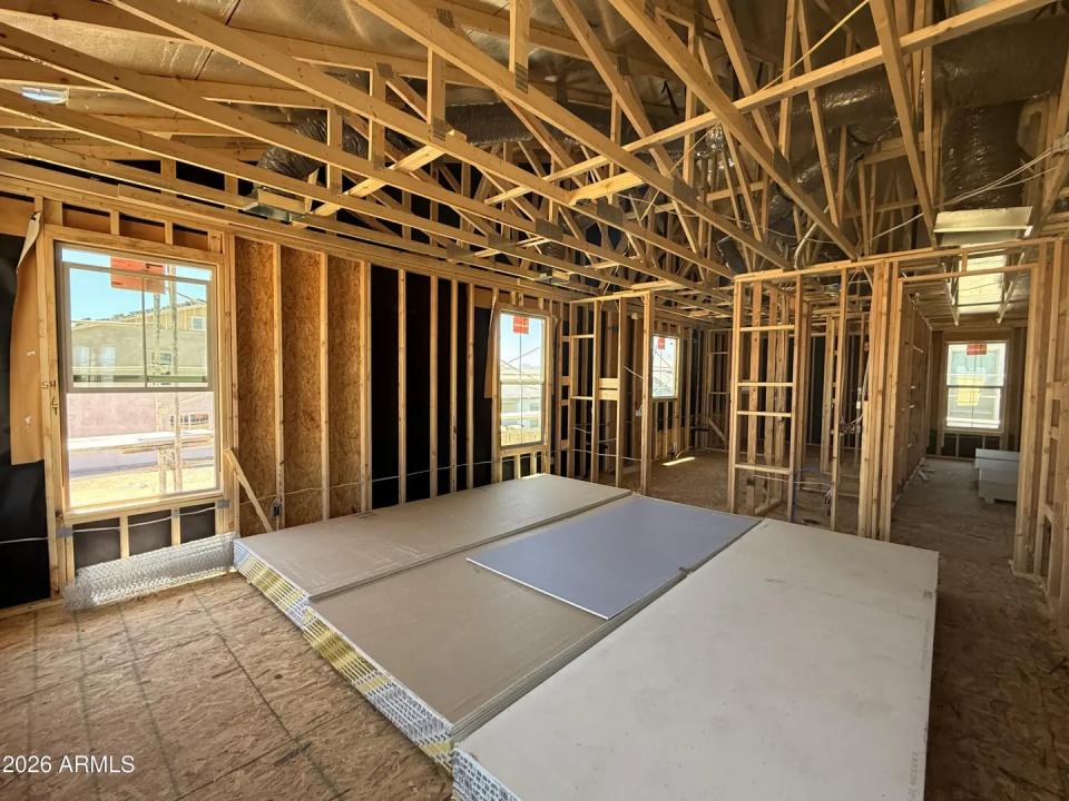 Real Estate Picture 4