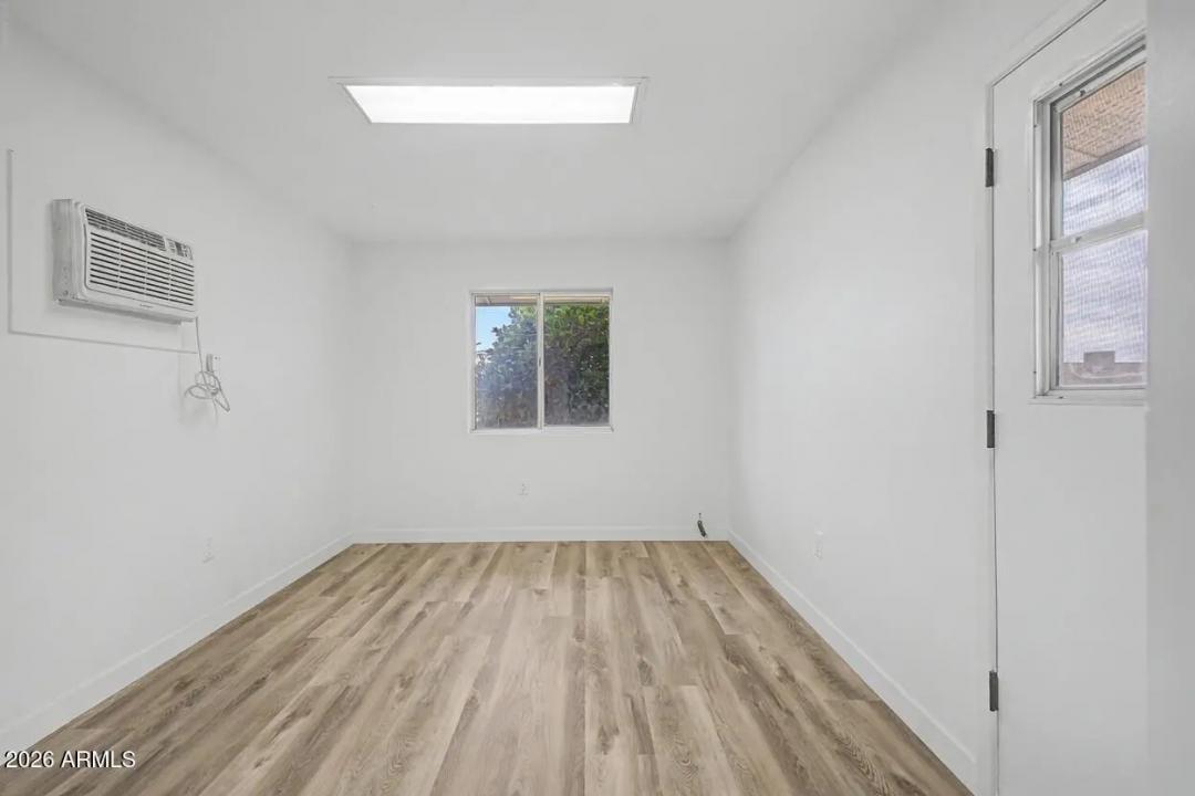 Real Estate Picture 23