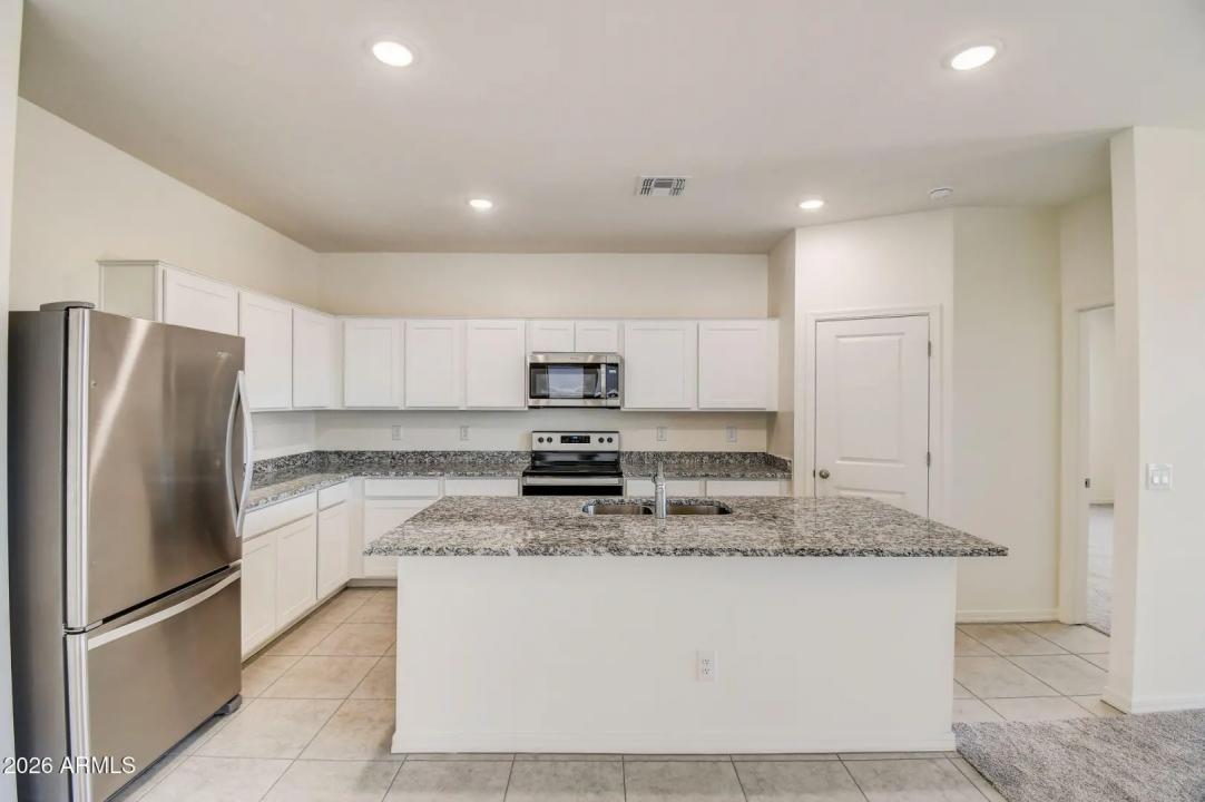 Real Estate Picture 7