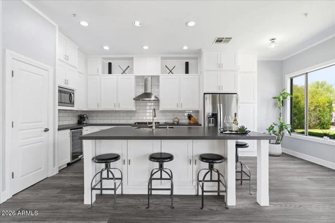 Real Estate Picture 13