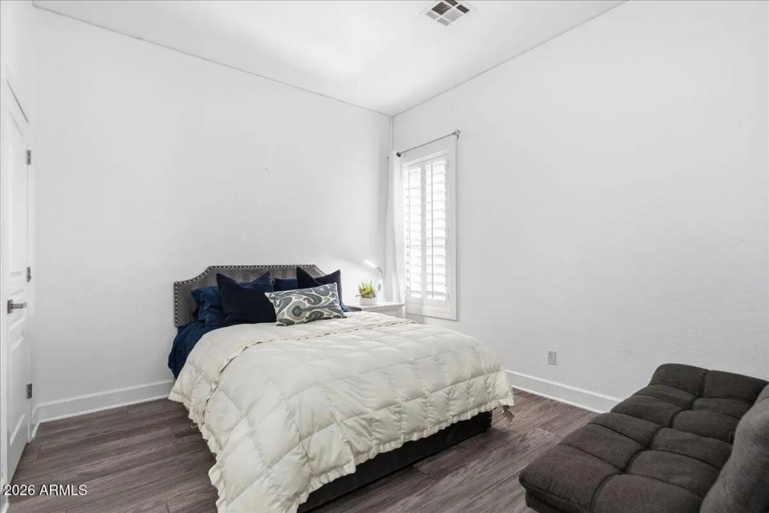 Real Estate Picture 26