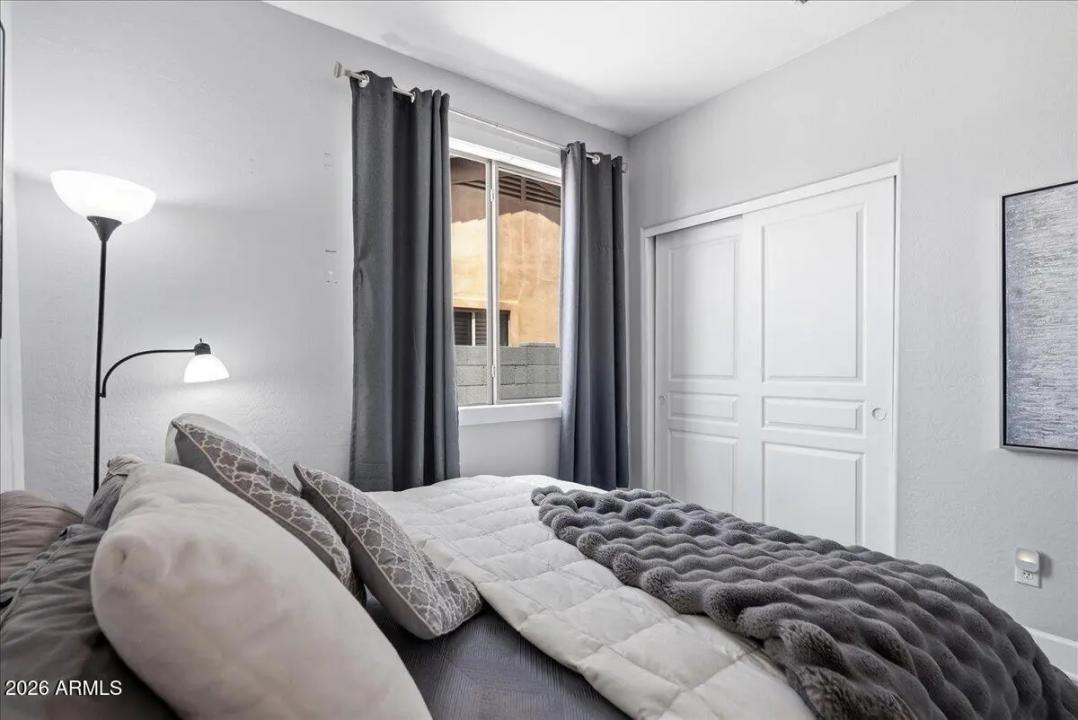 Real Estate Picture 30