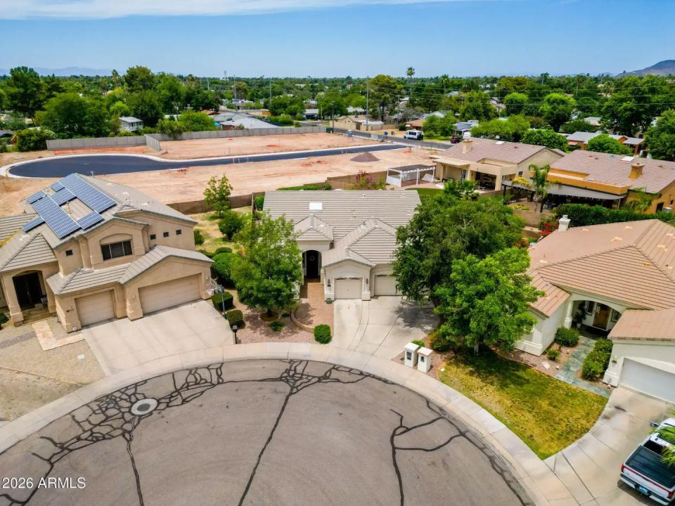Real Estate Picture 34
