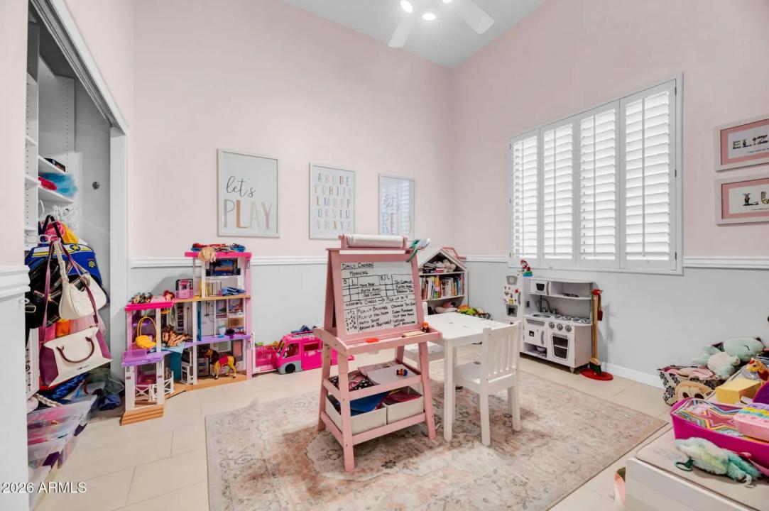 Real Estate Picture 25