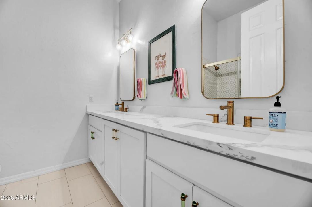 Real Estate Picture 22