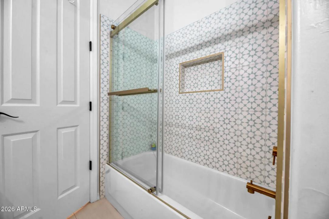 Real Estate Picture 23