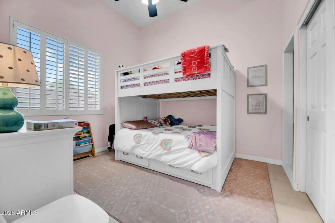 Real Estate Picture 24