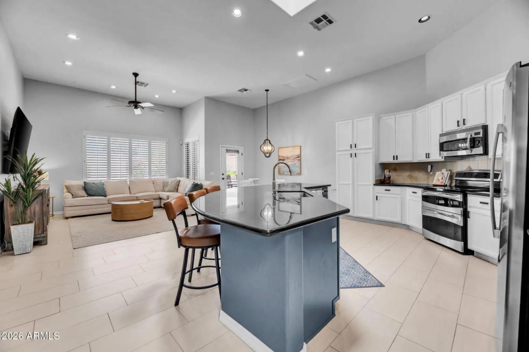 Real Estate Picture 6