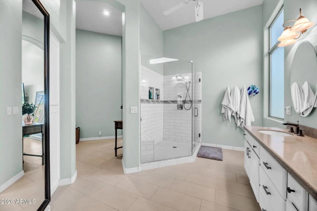 Real Estate Picture 19