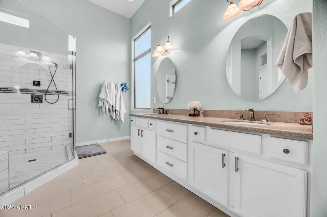 Real Estate Picture 18