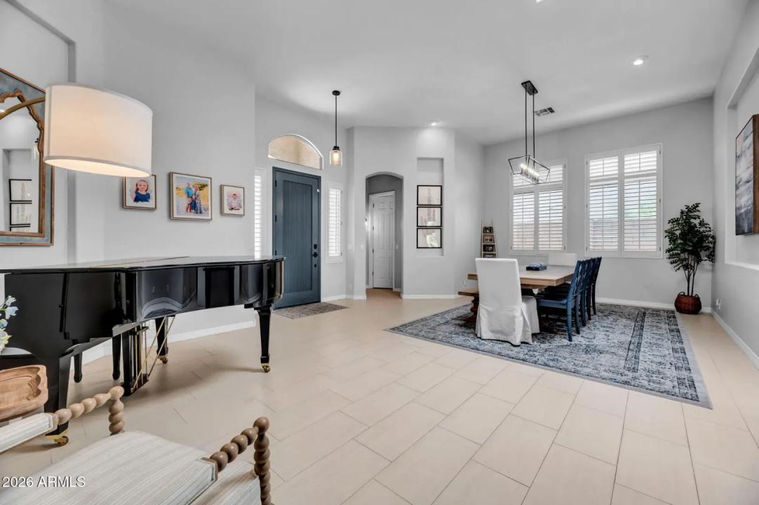 Real Estate Picture 3