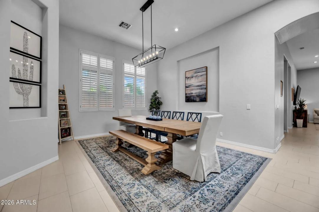 Real Estate Picture 5