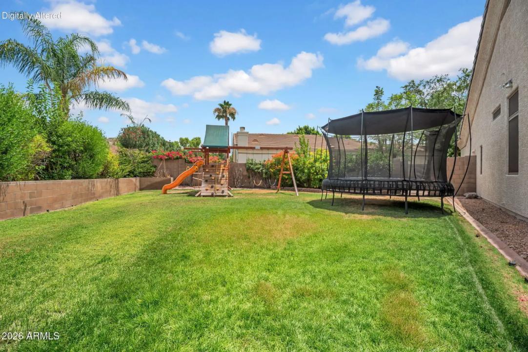 Real Estate Picture 28