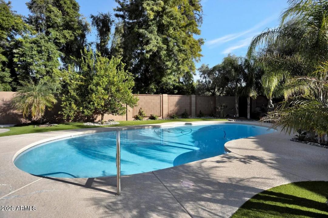 Real Estate Picture 2
