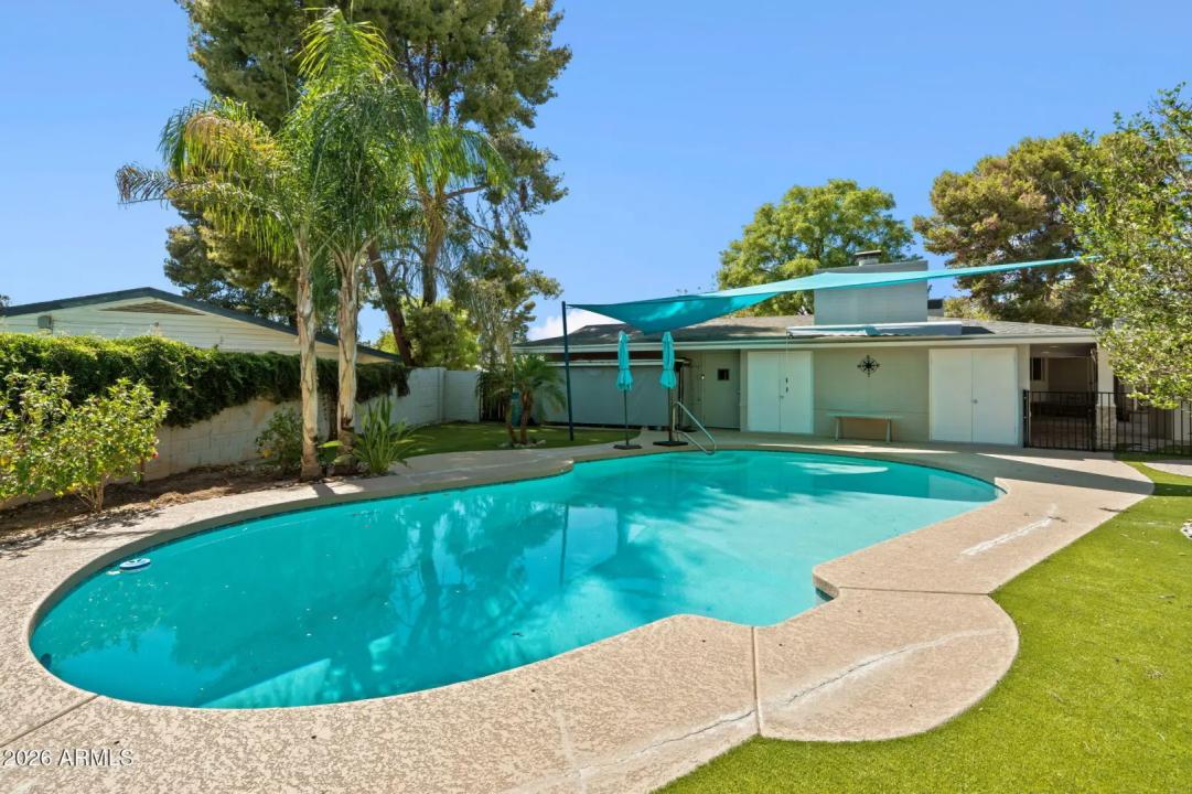 2054 E RANCHO Drive Phoenix AZ 85016