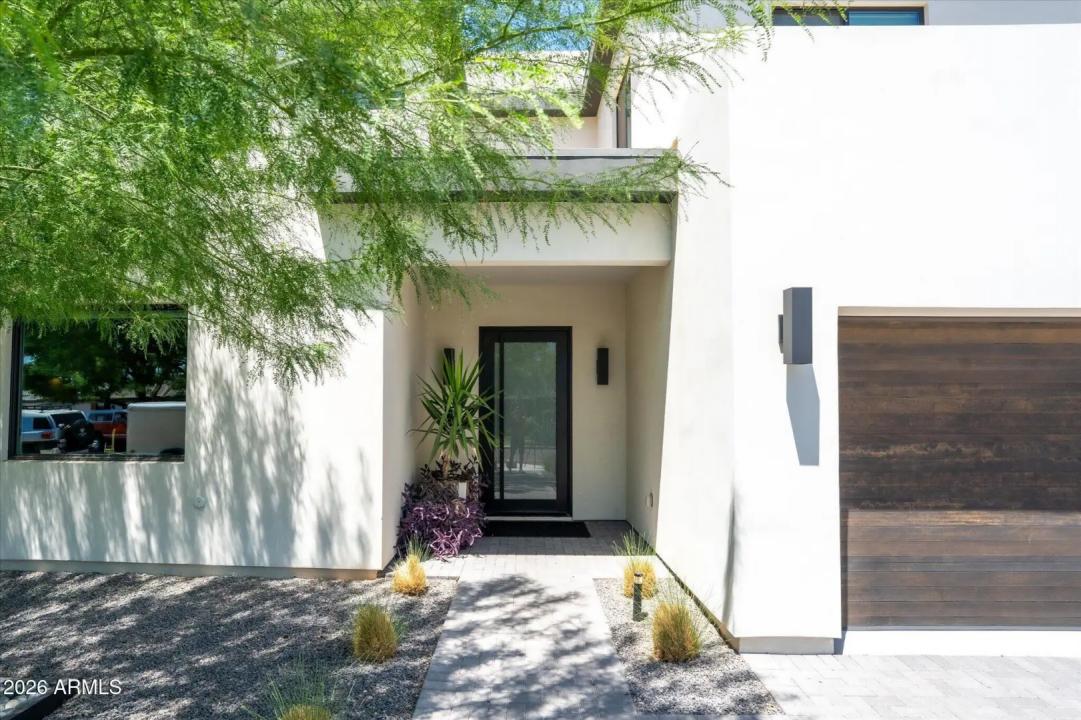 Real Estate Picture 5